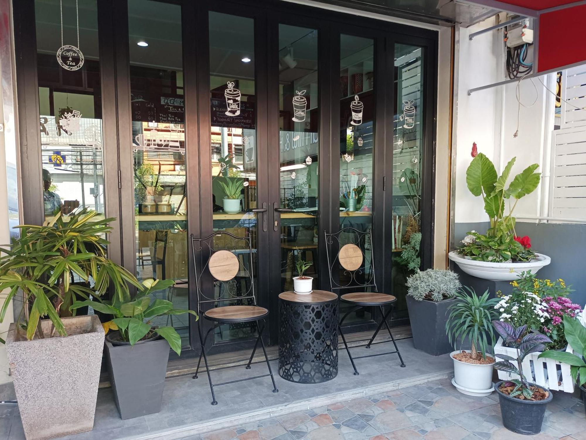 Double D Rooms & Cafe Bangkok Exteriör bild