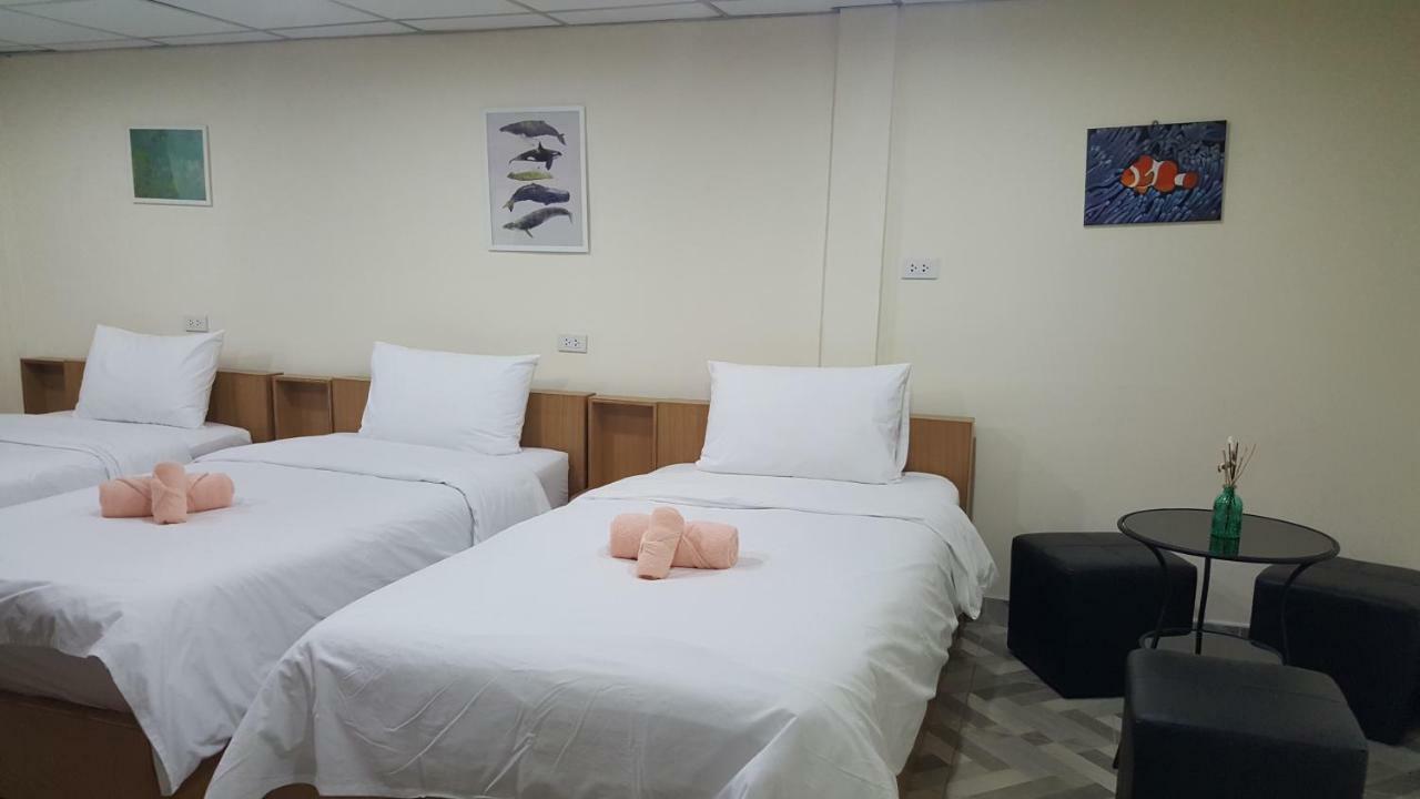 Double D Rooms & Cafe Bangkok Exteriör bild